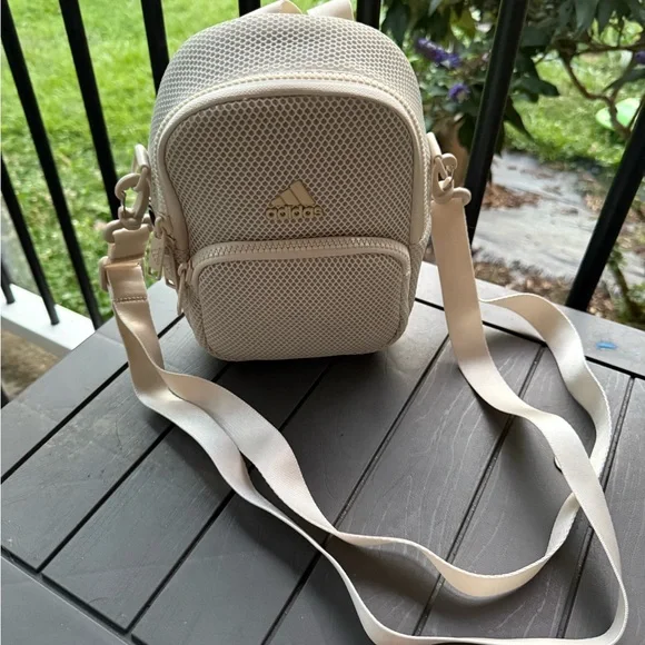 Vegan Purse Bundle - Picture 15 of 16